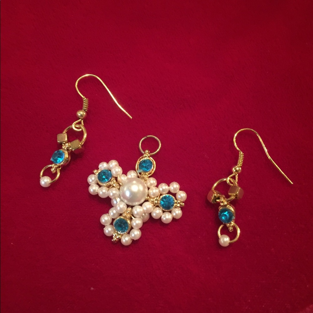 Necklace pendant set